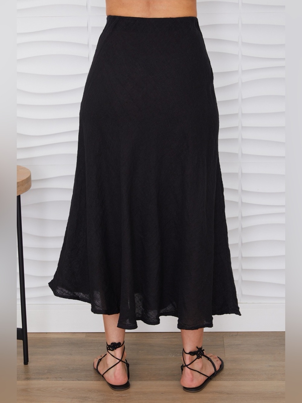 (113002-BLC) SOLID LINEN MIDI SKIRT - Picture 3 of 4